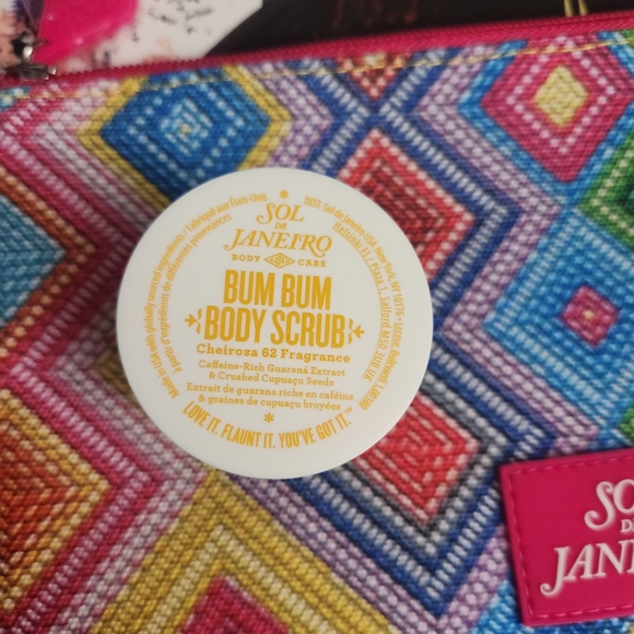 New 3 Pc Sol de Janeiro Bundle With Limited Edition Cosmetig Bag New - Picture 3 of 4